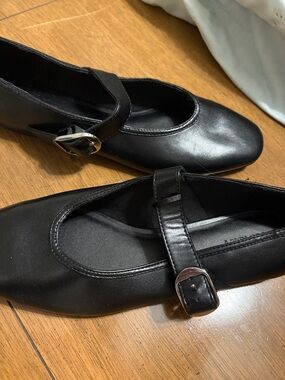 Old Navy Black Mary Jane Flats with Buckle